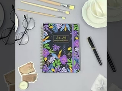 Cuốn sổ tay bìa cứng hình vuông thanh lịch in 128gsm giấy Matt Art giấy tự nhiên không phủ gỗ trang miễn phí